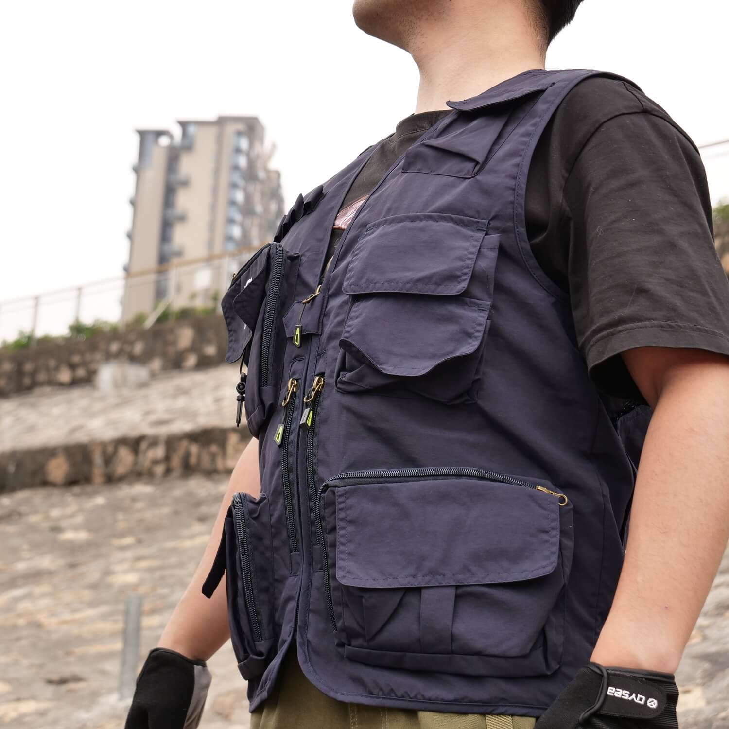 QYSEA Multi-Pocket Work Vest